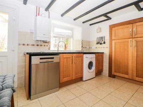 Fridge, dishwasher, electric kettle, toaster