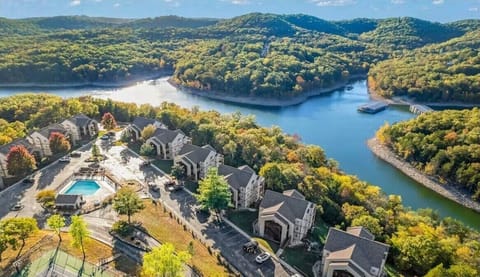 An epic bird's-eye view of the Table Rock Lake's stunning community.