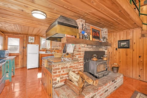 Cabin, Multiple Beds, Fireplace, Mountain View (Rustic Knotty Pine) | Private kitchen | Fridge, microwave, oven, stovetop