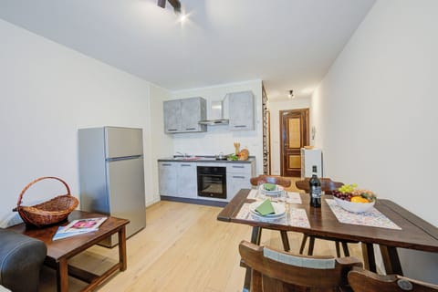 Standard Studio, Mountain View (Studio Genzianella Ski In-Ski Out) | Private kitchen | Fridge, oven, stovetop, espresso maker