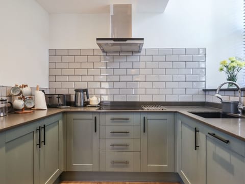 Fridge, dishwasher, electric kettle, toaster