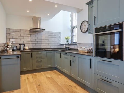 Fridge, dishwasher, electric kettle, toaster