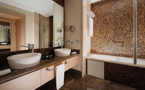 Two Bedroom Residential Suite | Bathroom | Free toiletries, hair dryer, bathrobes, slippers