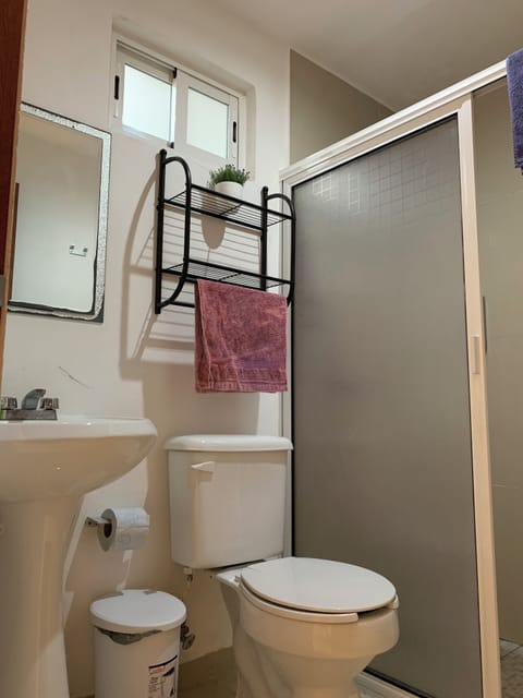 Business Double Room | Bathroom