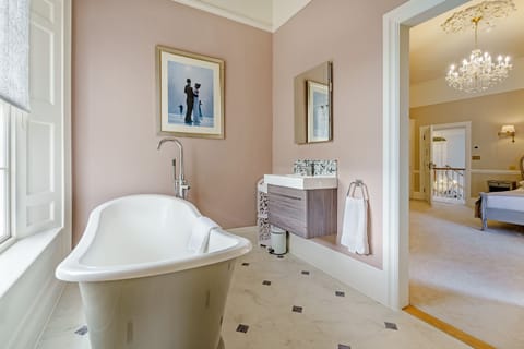 Executive Double Room with Bath & shower | Bathroom | Designer toiletries, hair dryer, bathrobes, heated floors