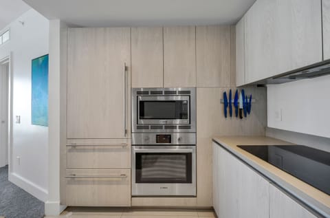 Enjoy comfort and innovation of the up-to-date built-in appliances.