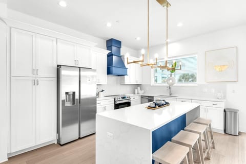 Open kitchen for the chef to be included in the making of new family memories! 