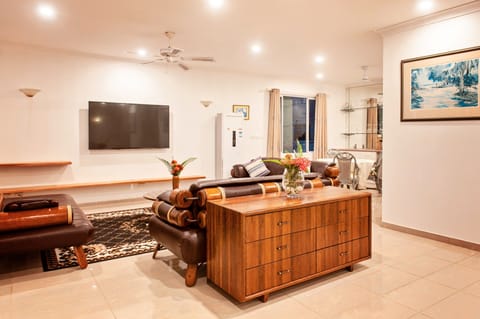 Deluxe Townhome, 3 Bedrooms, Private Pool, Beach View | Living area | 42-inch LED TV with cable channels, TV