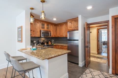 Condo, 2 Bedrooms | Private kitchen