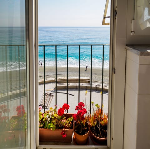 Comfort Apartment, 2 Bedrooms, Sea View, Sea Facing | Private kitchen | Coffee/tea maker, electric kettle, toaster