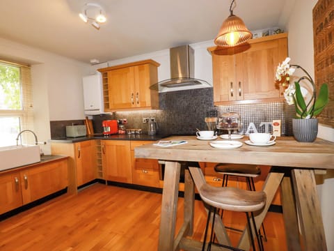 Cottage | Private kitchen | Cookware/dishes/utensils