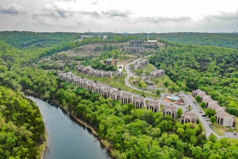 Your destination awaits. We've made it easy to find your home away from home.