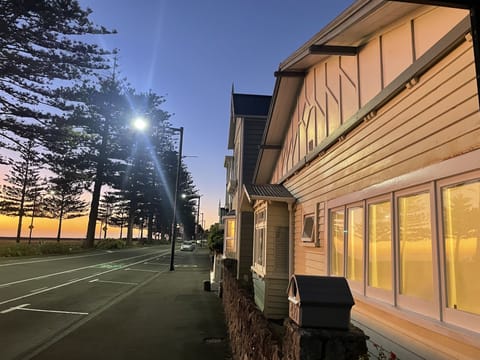 Traditional House, Kitchen, Ocean View | Beach/ocean view