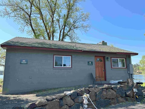 Penthouse Front side