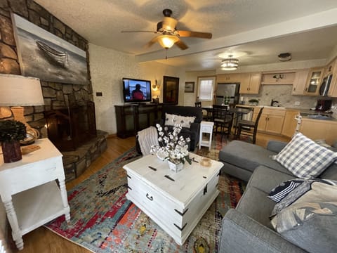 Cottage, 2 Bedrooms | Living area