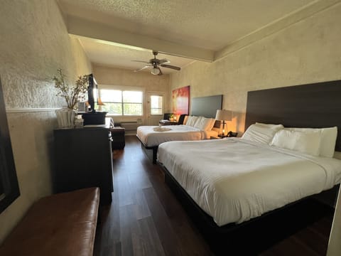 Room, 1 Bedroom | 1 bedroom, laptop workspace, iron/ironing board, cribs/infant beds