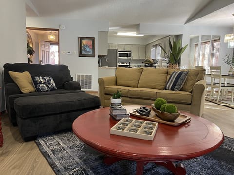 Home Decor, Furniture, Table, Couch, Indoors