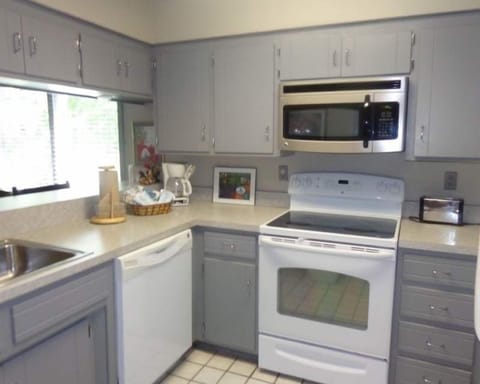 Microwave, Oven, Sink, Kitchen, Indoors