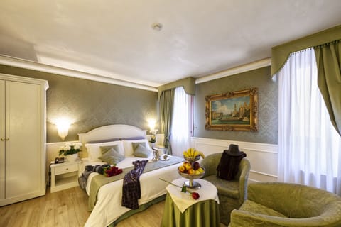 Junior Suite, Canal View | Frette Italian sheets, premium bedding, down comforters, minibar