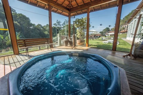 Indoor spa tub