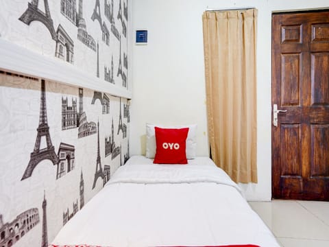 Deluxe Single Room | Desk, laptop workspace, soundproofing, free WiFi