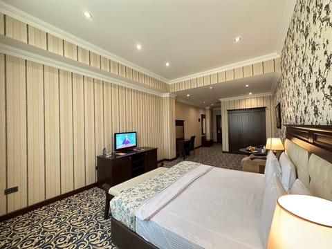 Superior Double or Twin Room, City View | Egyptian cotton sheets, premium bedding, pillowtop beds, desk