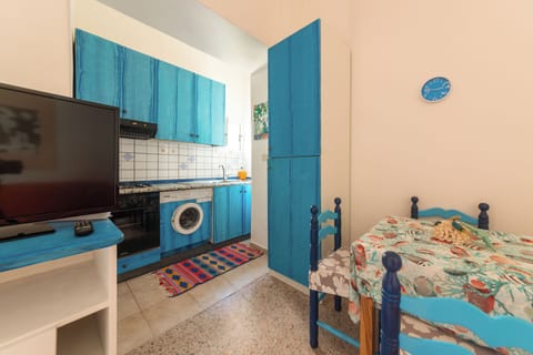 Classic Apartment | Private kitchen | Fridge, oven, electric kettle, mixer