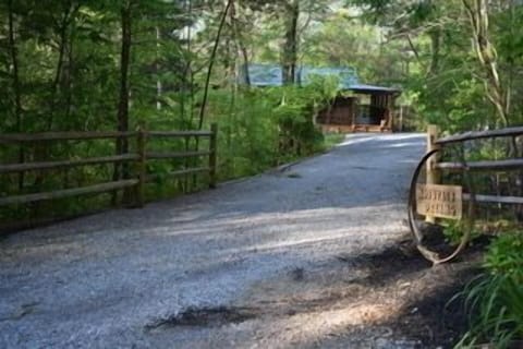 Mountain Dreams….seclusion at its finest in the Smoky Mountain’s !