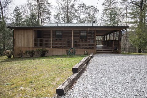 Welcome to Mountain Dreams Cabin - A guest favorite!