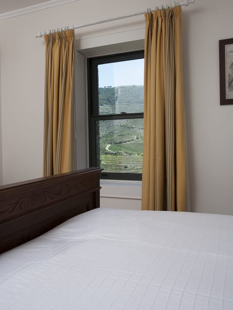 Standard Double Room | Hypo-allergenic bedding, in-room safe, blackout drapes, free WiFi