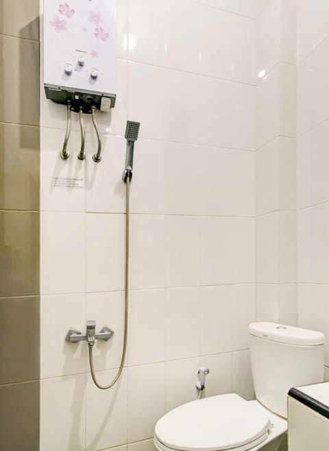 Deluxe Double Room | Bathroom | Shower, towels