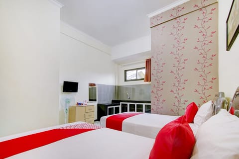 Deluxe Double Room | Desk, free WiFi, bed sheets