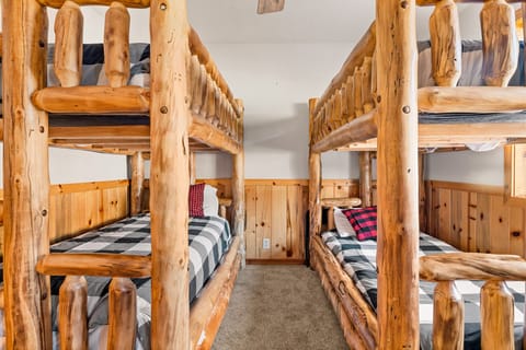 Cabin, Multiple Beds, Hot Tub, Mountain View | 3 bedrooms, free WiFi, bed sheets