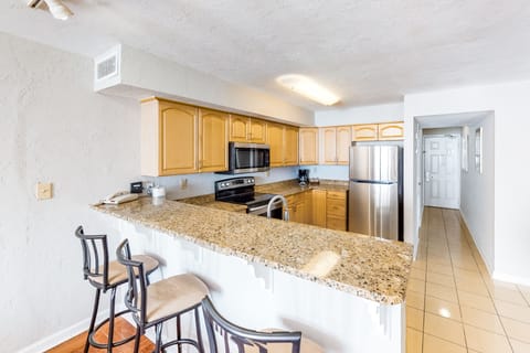 Condo, 2 Bedrooms (Oceanfront) | Private kitchen | Microwave, coffee/tea maker