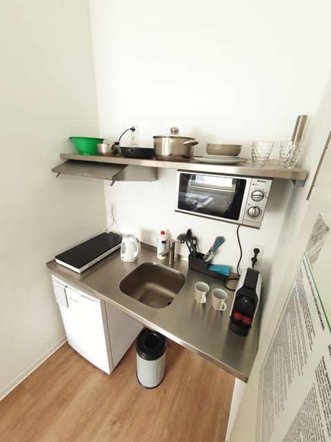 Double Room | Private kitchenette | Fridge, microwave, stovetop, dishwasher