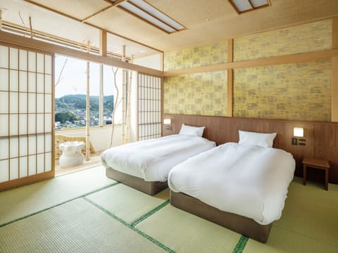 Japanese-Western style Junior Suite Room, Non Smoking | Down comforters, free WiFi