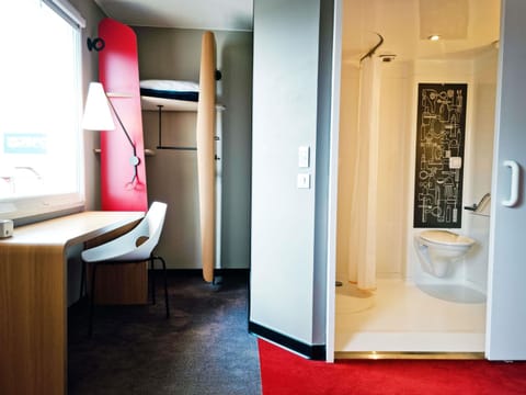 Room, 1 Double Bed, Accessible | Premium bedding, desk, soundproofing, iron/ironing board