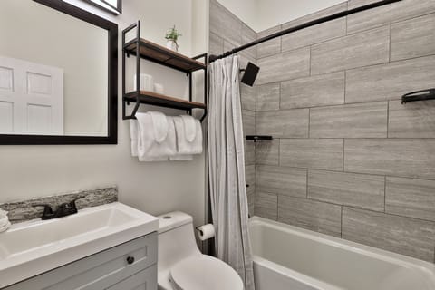 House, 2 Bedrooms | Bathroom | Towels
