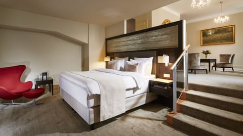 Luxury Suite American Rock | Premium bedding, minibar, in-room safe, blackout drapes