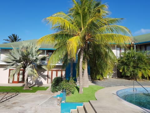 Couples treatment rooms, beach massages