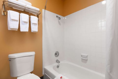 Combined shower/tub, deep soaking tub, free toiletries, hair dryer