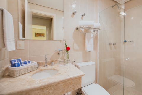 Premier Suite, 1 Queen Bed | Bathroom | Shower, hair dryer, towels, soap