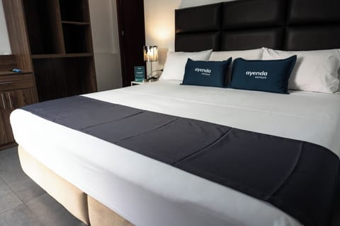 Deluxe Room | Premium bedding, down comforters, individually furnished, desk