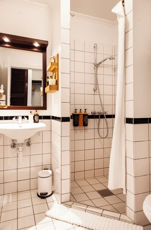 Basic Double Room | Bathroom | Designer toiletries, hair dryer, towels