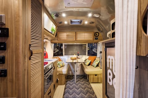 Caravan | Free WiFi, bed sheets