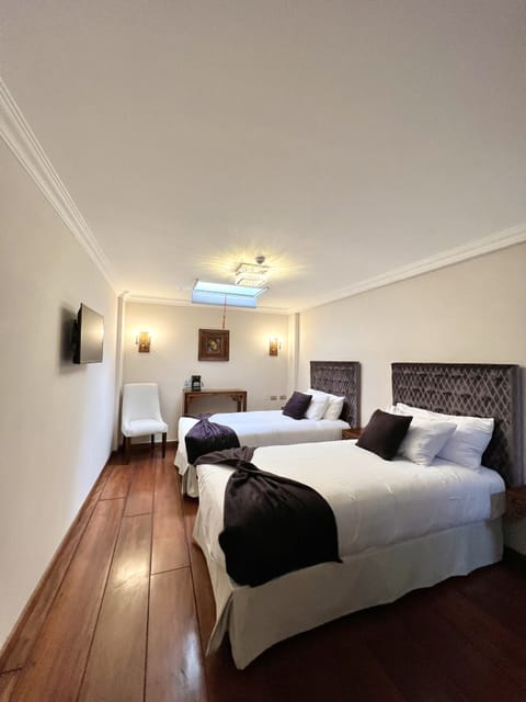 Deluxe Twin Room | Desk, free WiFi, bed sheets