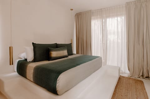 Premium Room | Premium bedding, iron/ironing board, free WiFi, bed sheets