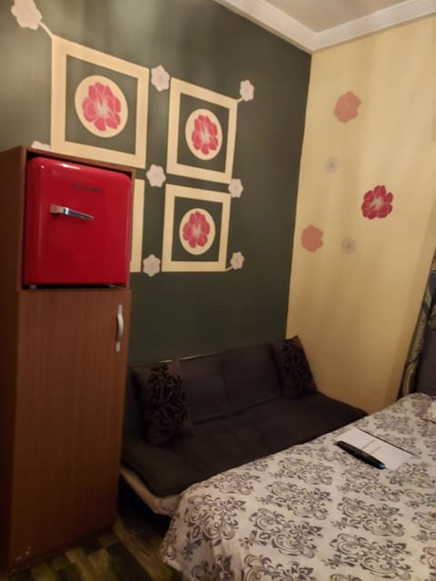 Madiba Suite | Individually decorated, individually furnished, iron/ironing board