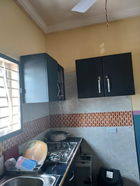 Asantewaa Suite | Private kitchen | Mini-fridge