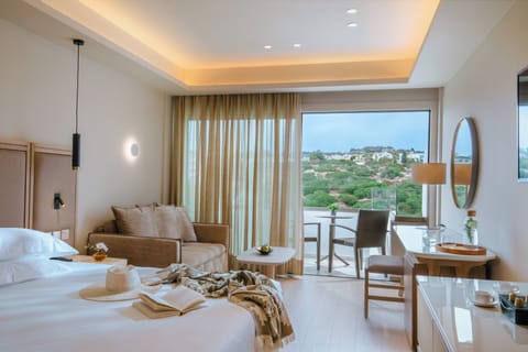 Standard Room | Egyptian cotton sheets, minibar, in-room safe, desk